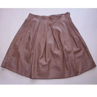 トゥモローランド(TOMORROWLAND)のMACPHEE フェイクレザー スカート サイズ34 マカフィー(ひざ丈スカート)
