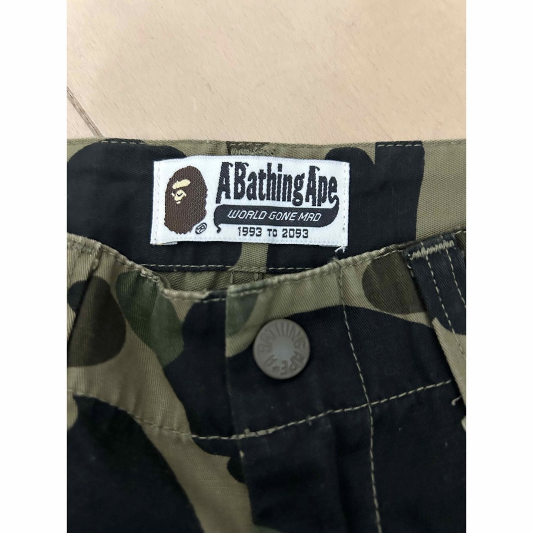 A BATHING APE(アベイシングエイプ)の激レアL！BAPEファーストカモクロップドパンツ緑 メンズのパンツ(ショートパンツ)の商品写真