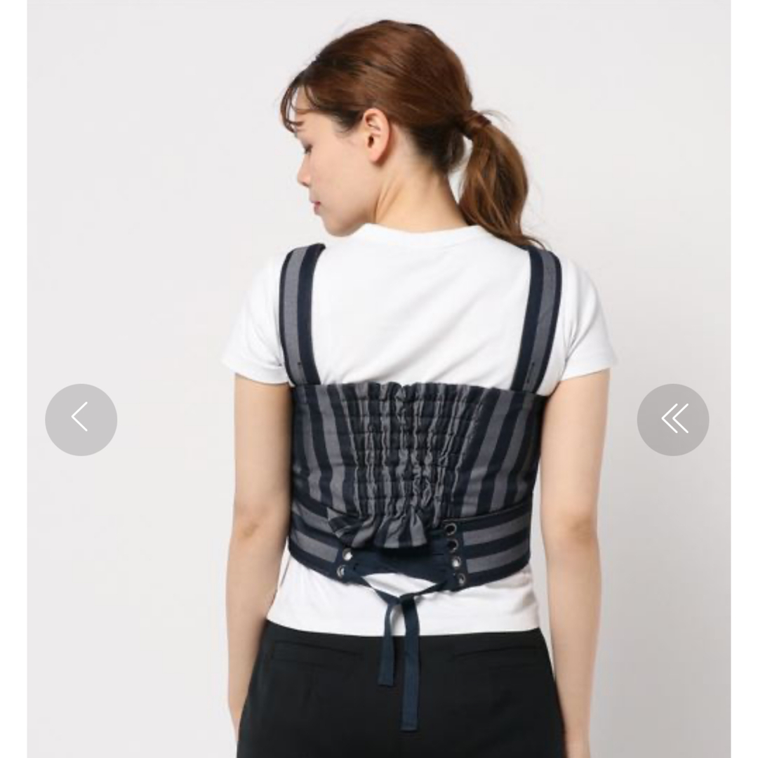 新品 EBLOA バックデザインストライプビスチェ