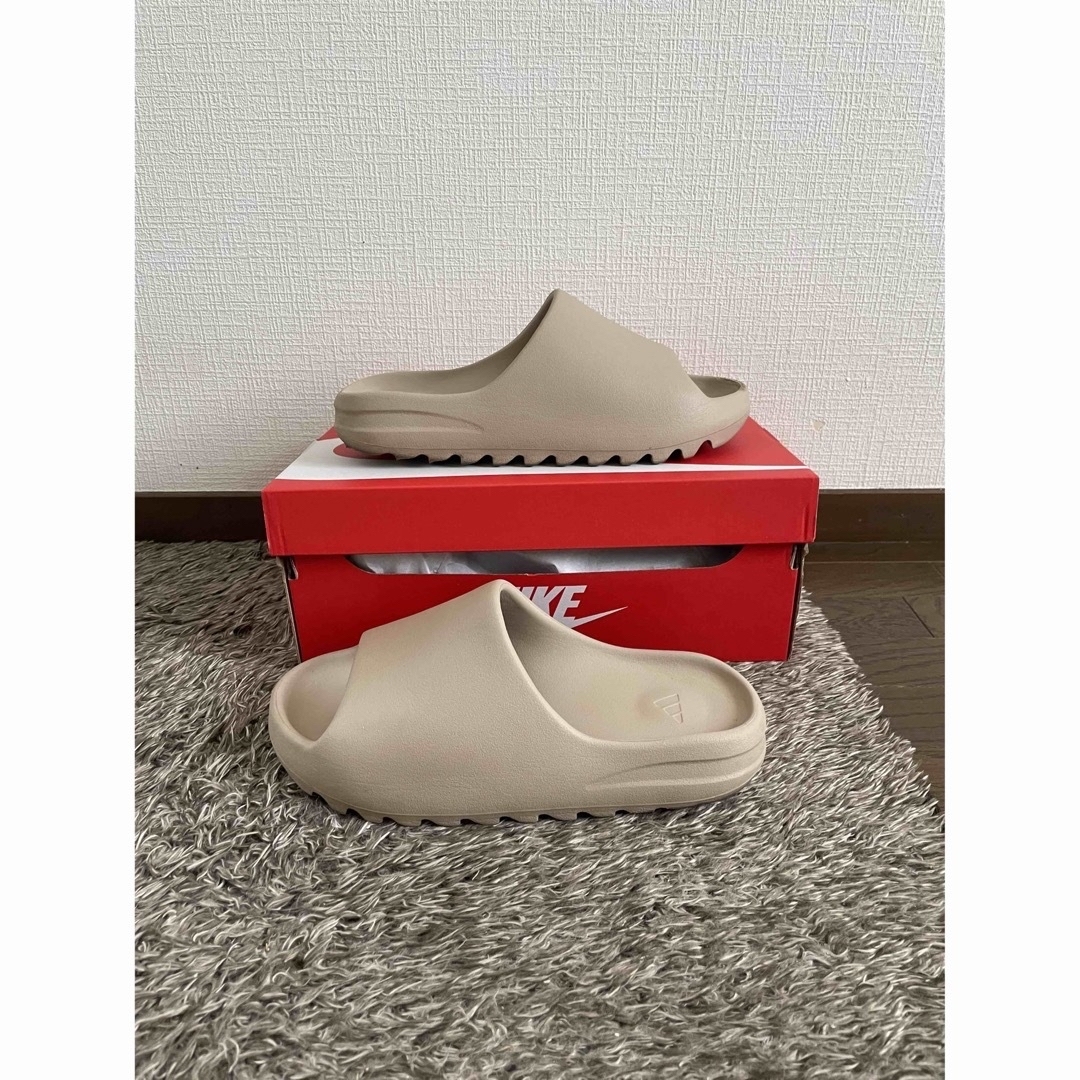 YEEZY（adidas）(イージー)の27.5㎝ イージースライド yeezy slide Pure  gw1934  メンズの靴/シューズ(サンダル)の商品写真