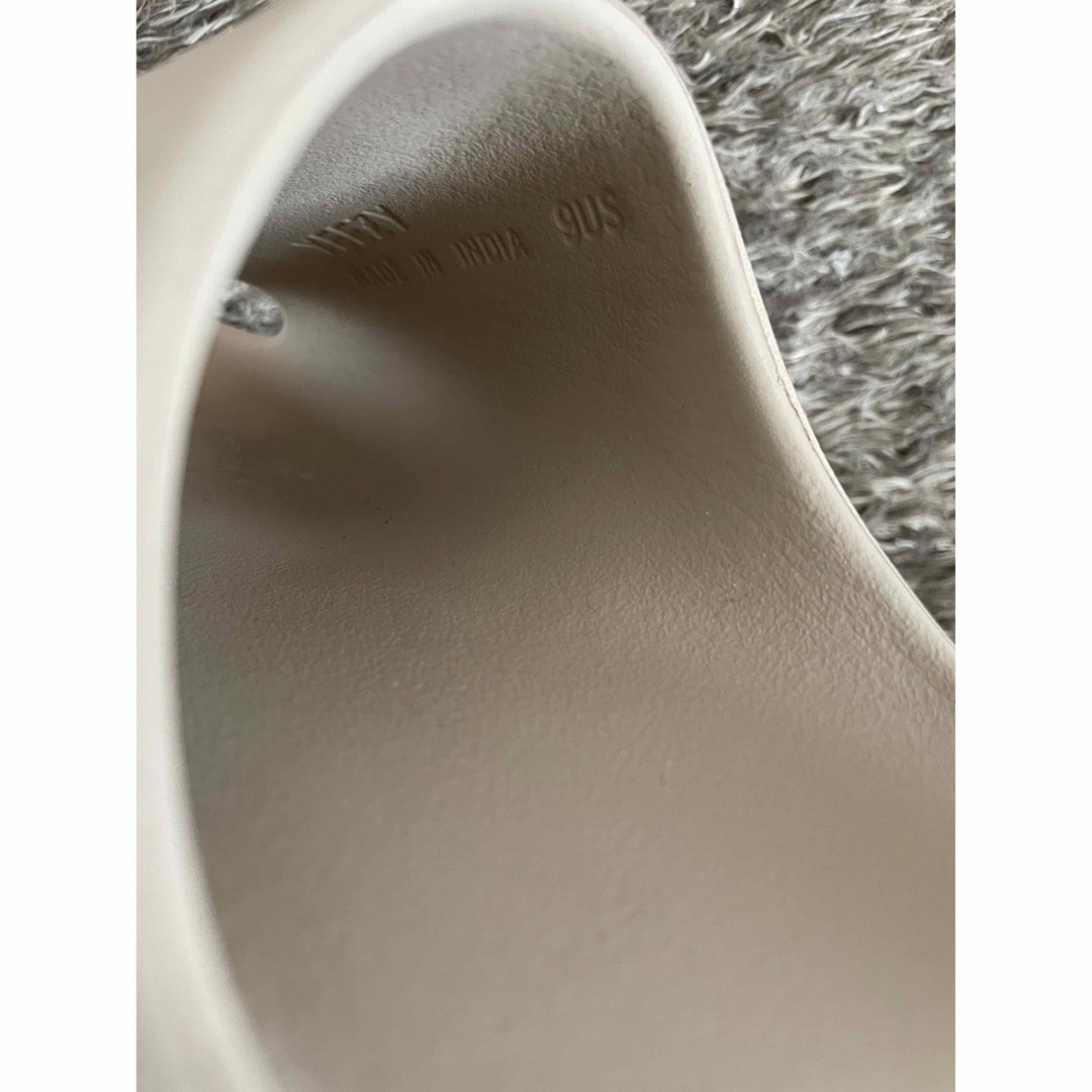 YEEZY（adidas）(イージー)の27.5㎝ イージースライド yeezy slide Pure  gw1934  メンズの靴/シューズ(サンダル)の商品写真