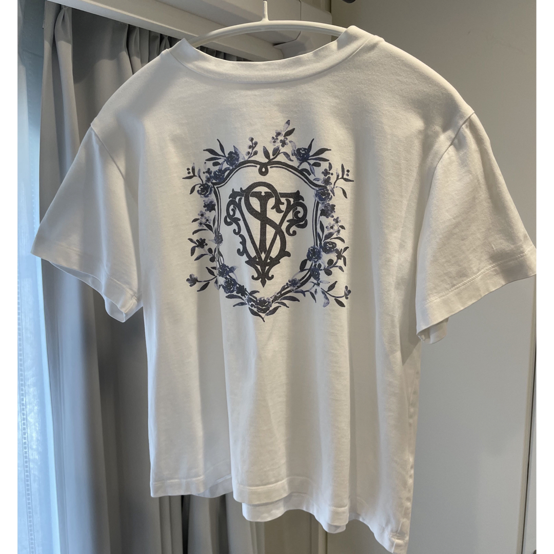 seventen by mihokawahito Tシャツ SVT刺繍Tシャツ STYLING April 2025｜seventen