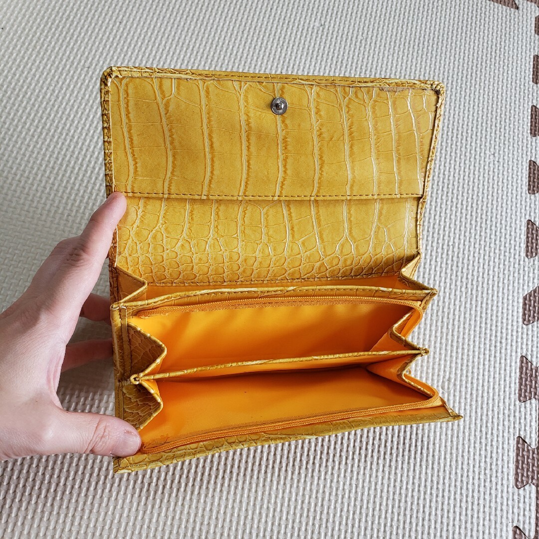 VALENTINO(ヴァレンティノ)のIzax Valentino 長財布 レディースのファッション小物(財布)の商品写真
