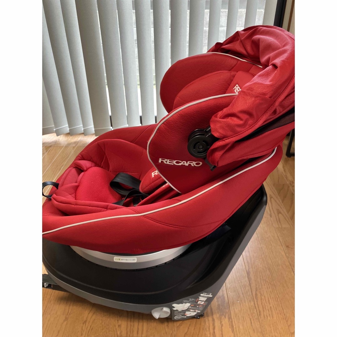 RECARO(レカロ)の【お値下げ】レカロスタートイクスISOFIX 汚れ防止シート付き　【匿名配送】 キッズ/ベビー/マタニティの外出/移動用品(自動車用チャイルドシート本体)の商品写真