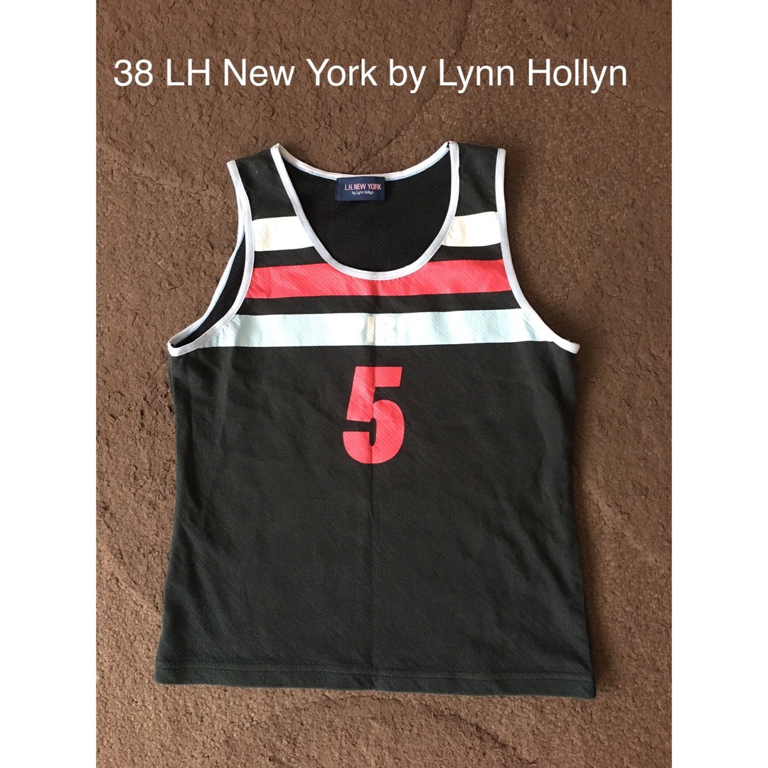 38 LH New York by Lynn Hollyn  タンクトップ