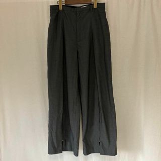 【週末セール】モノクロプリーツパンツ　HELK TOGA インポート