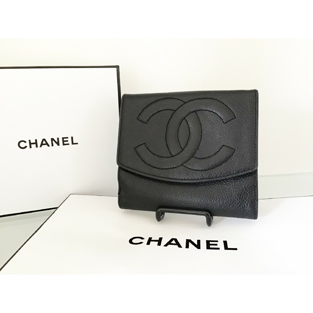 CHANEL(シャネル)の【極美品】CHANEL シャネル  ココマーク キャビアスキン2つ折り 財布 レディースのファッション小物(財布)の商品写真