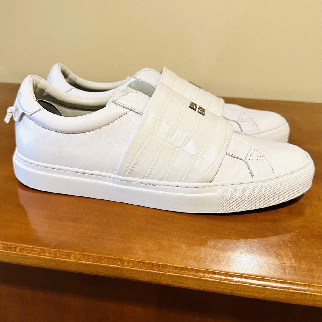 正規 伊勢丹 GIVENCHY ジバンシィ スニーカー - スニーカー 正規店購入 ジバンシー GIVENCHY スニーカー 星 スター 白