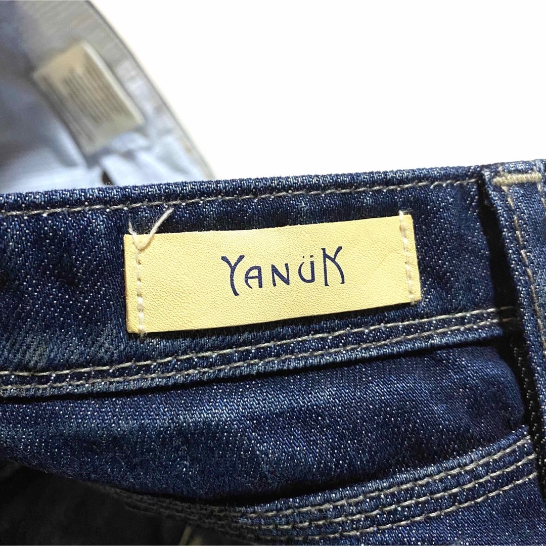 YANUK(ヤヌーク)のYANUK ヤヌーク 57103003 スリム ストレート サイズ25 レディースのパンツ(デニム/ジーンズ)の商品写真