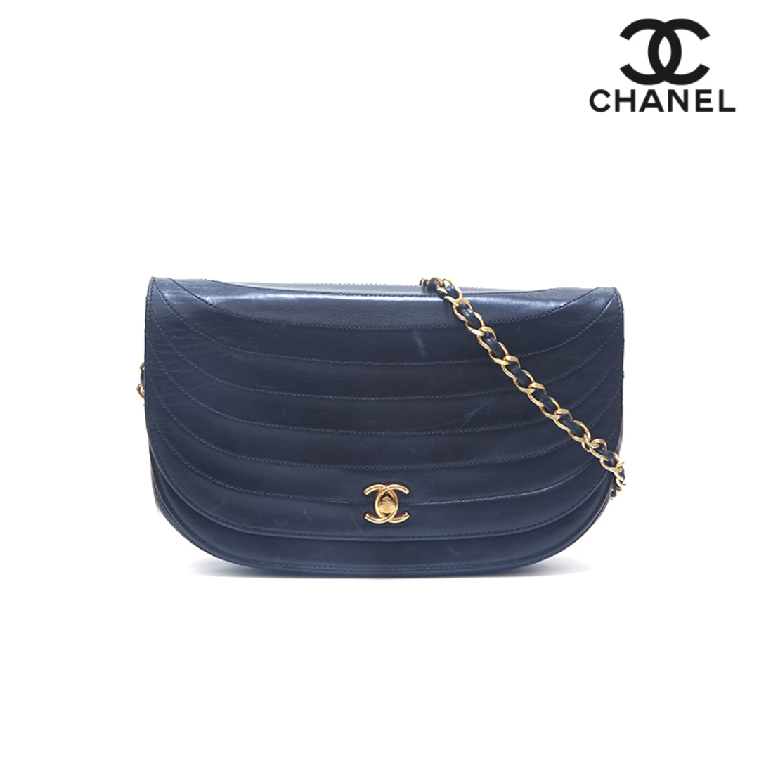 CHANEL ハーフムーン　ショルダーバッグバッグ