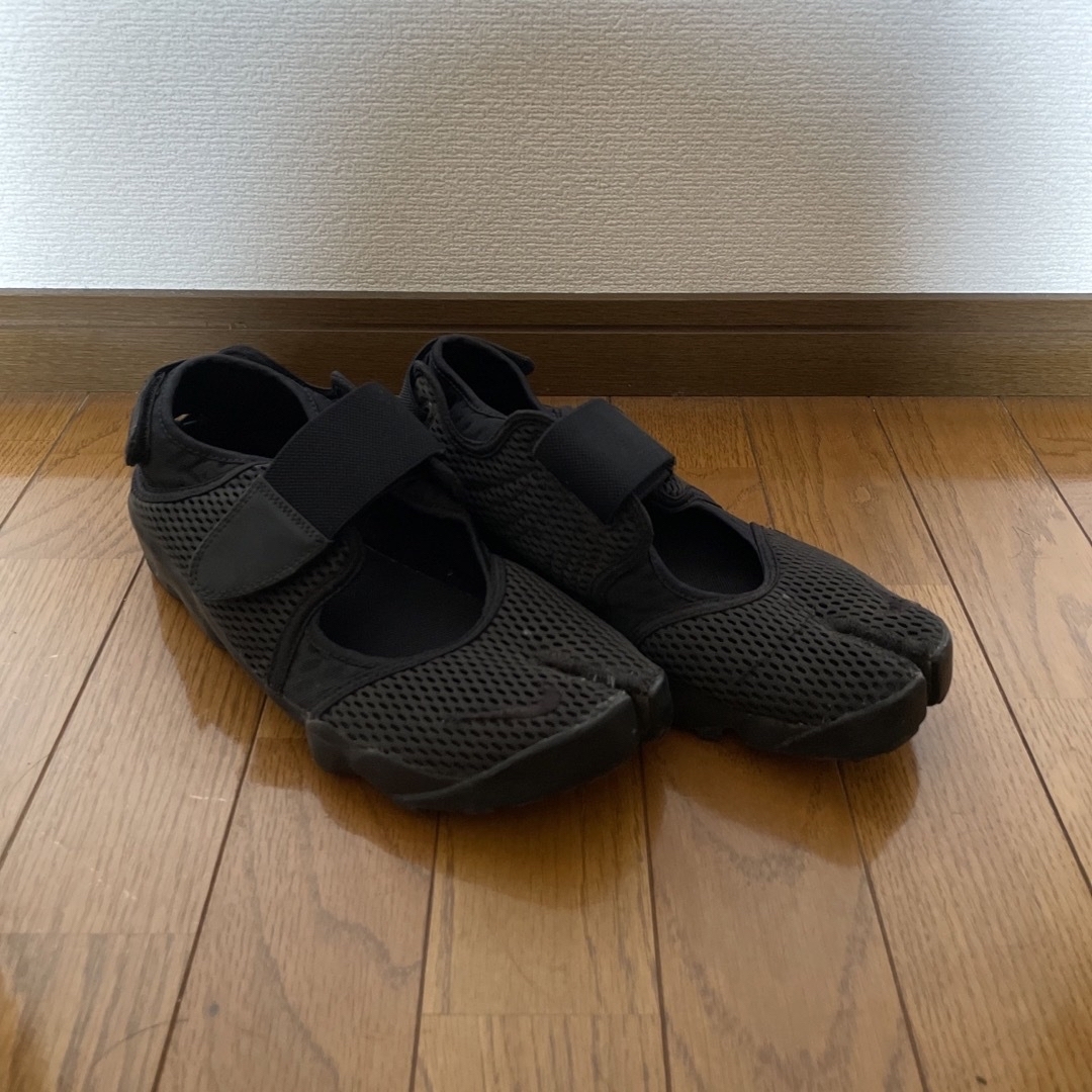 NIKE(ナイキ)のおーくん様専用【中古】 ナイキ AIR RIFT エアリフト ブラック +おまけ メンズの靴/シューズ(サンダル)の商品写真