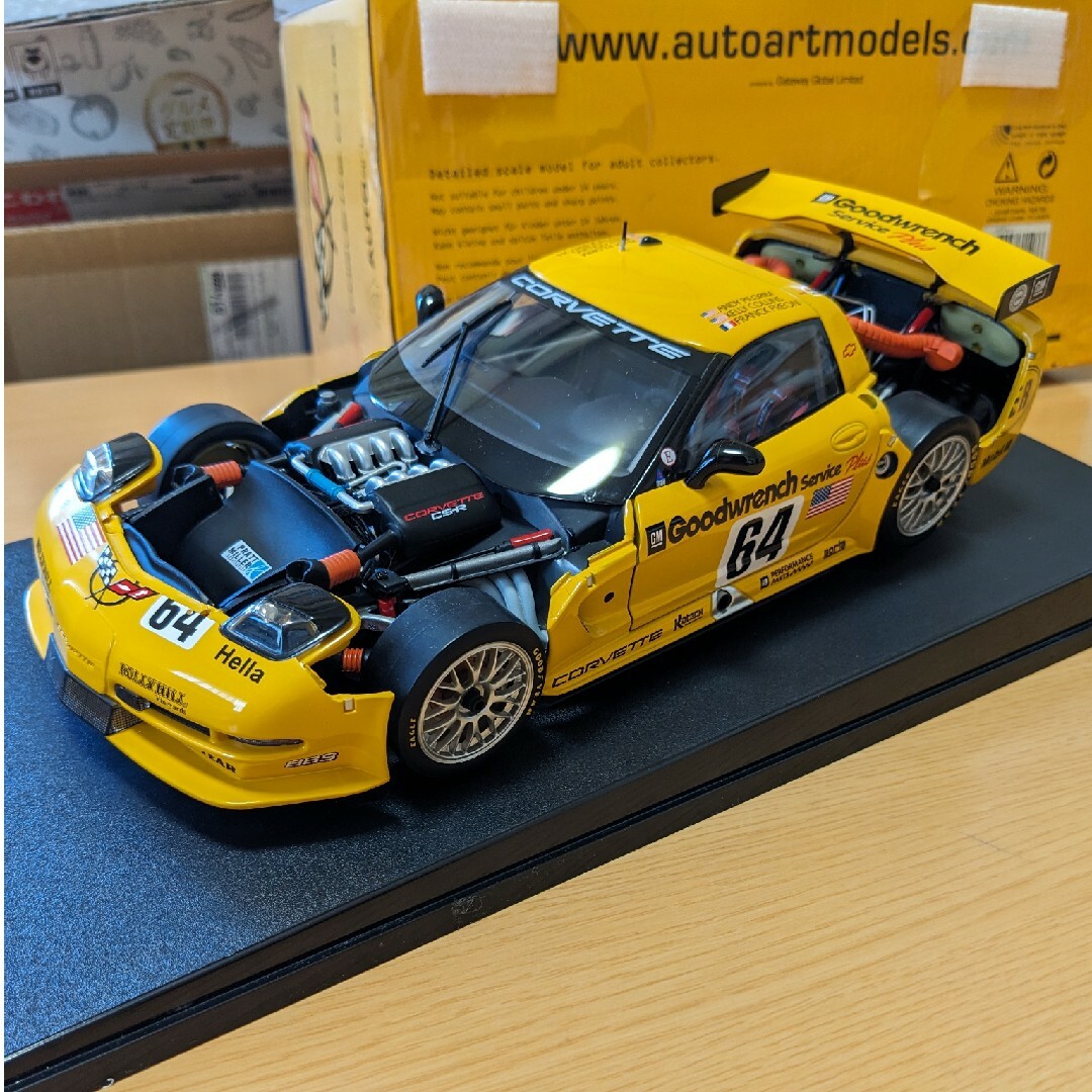 AUTOart コルベットC5-R 1/18スケール　ミニカー