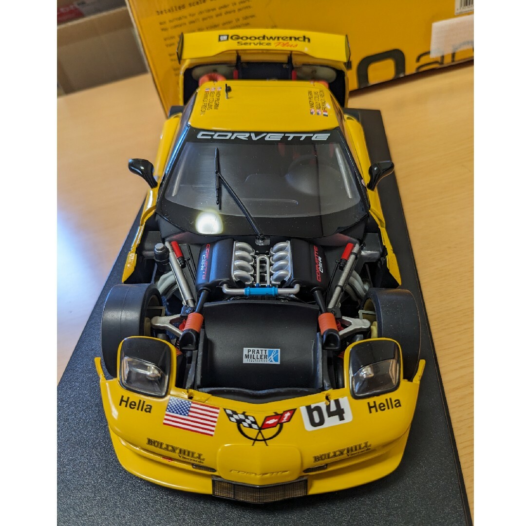 オートアート1/18 コルベットC5-R