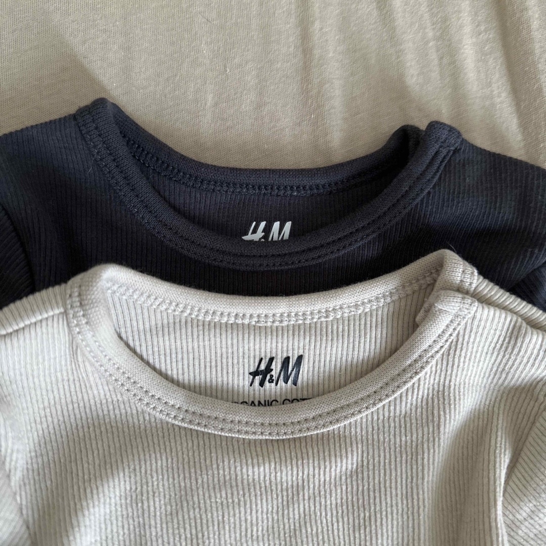 H&M(エイチアンドエム)の2~4m向け ベビーロンパース キッズ/ベビー/マタニティのベビー服(~85cm)(ロンパース)の商品写真