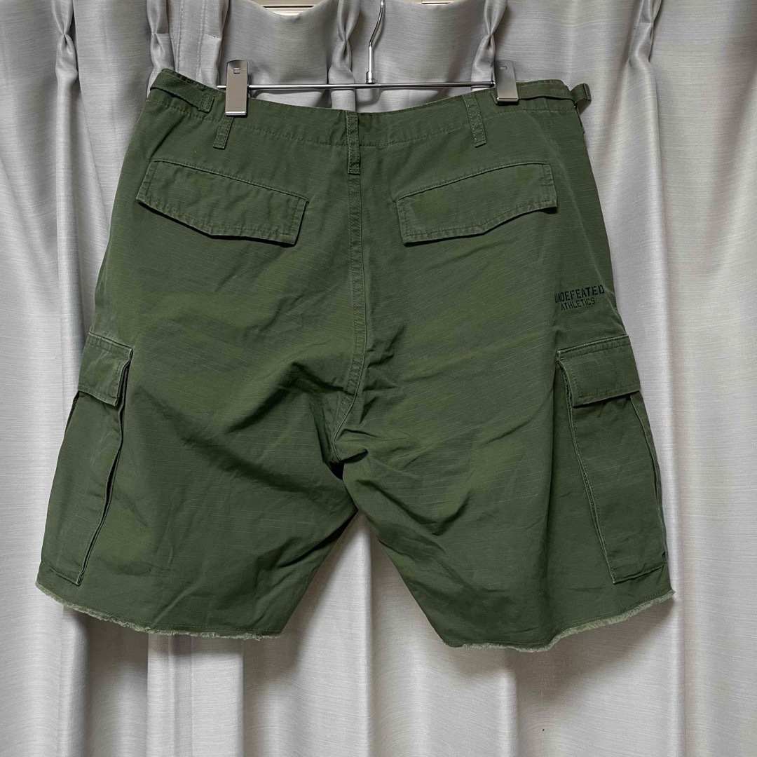UNDEFEATED(アンディフィーテッド)のUNDEFEATED カーゴショーツ メンズのパンツ(ショートパンツ)の商品写真
