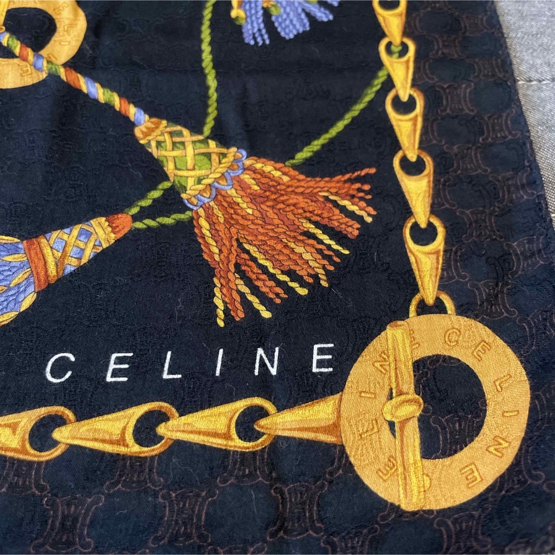 celine(セリーヌ)のCELINE セリーヌ 大判 ハンカチ ロゴ トリオンフ マカダム 総柄 レディースのファッション小物(バンダナ/スカーフ)の商品写真