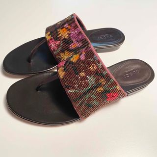 グッチ(Gucci)のGUCCI グッチ トングサンダル ブラウン フローラ 36.0 新品未使用(サンダル)