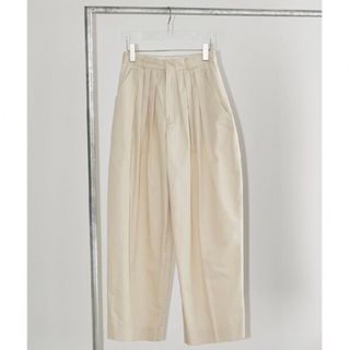 トゥデイフル(TODAYFUL)のTODAYFUL Tuck Tapered Trousers(カジュアルパンツ)