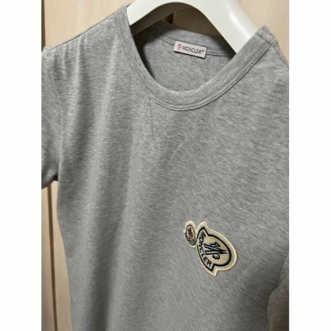 ☆新品・本物保証☆ MONCLER ダブルワッペンロゴ Tシャツ グレー色 L