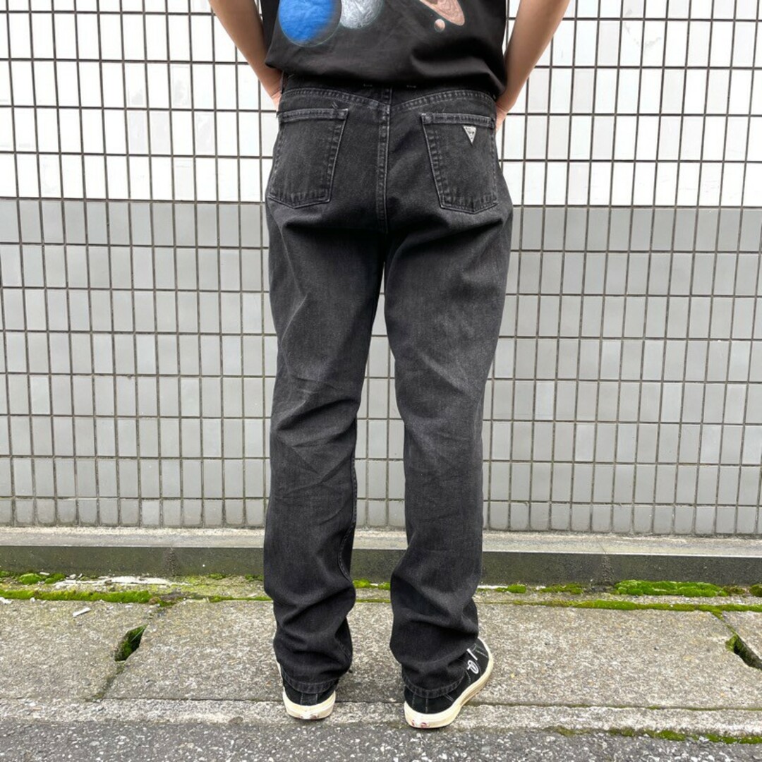 GUESS(ゲス)のUS古着 ゲス ジーンズ GUESS JEANS ブラックデニム パンツ テーパード スリム ORIGINAL FIT CLASSIC FIT NALLOW LEG サイズ：W33 L31  【中古】 メンズのスーツ(スラックス/スーツパンツ)の商品写真