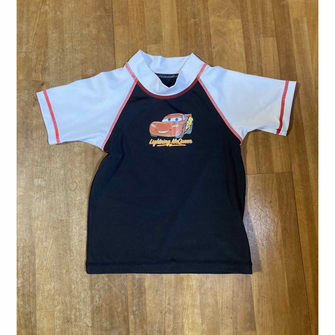 Disney(ディズニー)のディズニー　カーズ　ラッシュガード　キッズ キッズ/ベビー/マタニティのキッズ服男の子用(90cm~)(その他)の商品写真