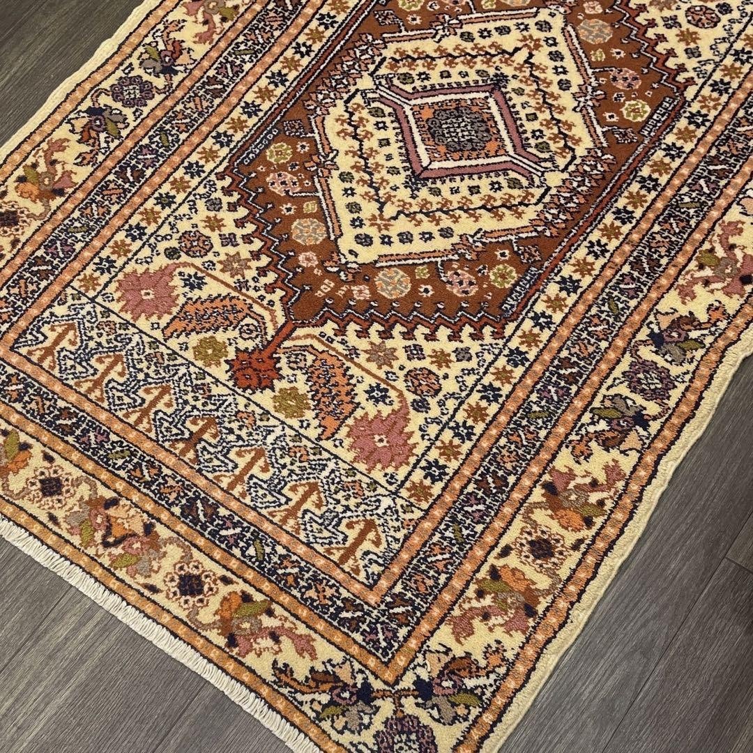 モロッコラグ　手織り絨毯　美しいヴィンテージ 89cmx140cm
