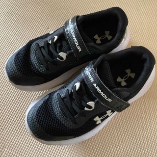 アンダーアーマー(UNDER ARMOUR)のアンダーアーマー  スニーカー(スニーカー)