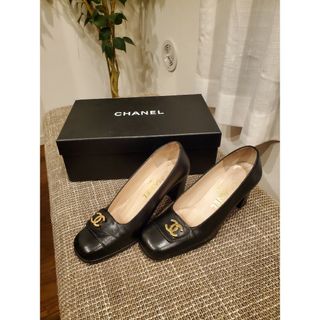 シャネル(CHANEL)のシャネル　ココマークパンプス　黒　CC　ロゴ(ハイヒール/パンプス)