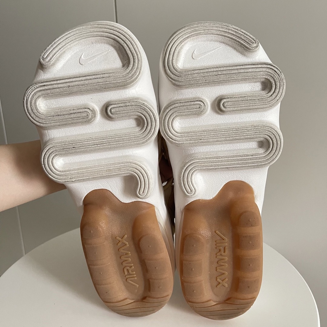 NIKE(ナイキ)のNIKE ナイキ　エアマックスココ　2023年春夏新作　ベージュ　美品　25cm レディースの靴/シューズ(サンダル)の商品写真