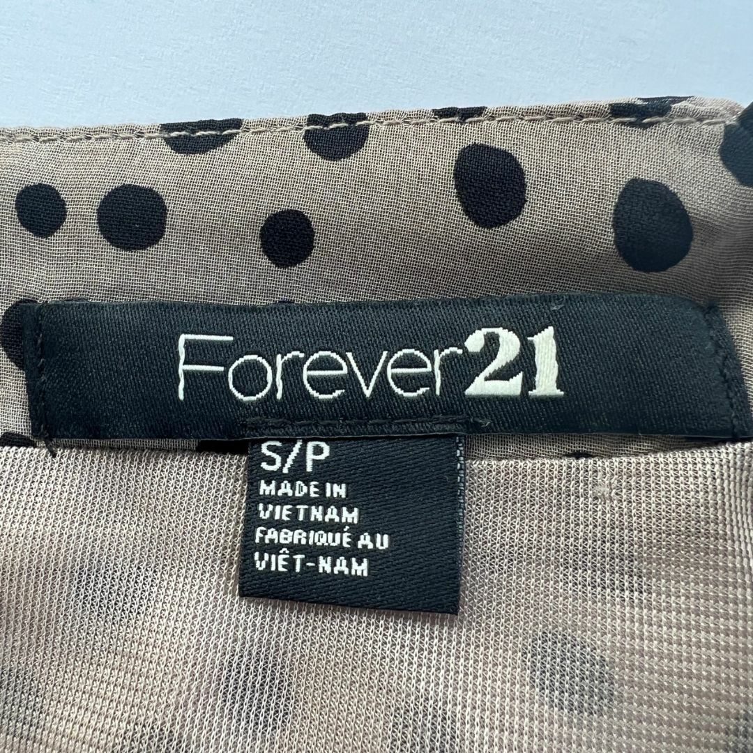 FOREVER 21(フォーエバートゥエンティーワン)のフォーエバー21 長袖 ブラウス ドット 透け感 シースルー レディースのトップス(シャツ/ブラウス(長袖/七分))の商品写真