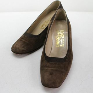 サルヴァトーレフェラガモ(Salvatore Ferragamo)の  美品 サルヴァトーレフェラガモ  本革ヌバックパンプス 4.5B 茶 S3 (ハイヒール/パンプス)