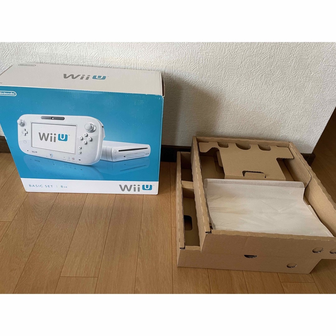 Wii U - 任天堂 WiiU 8GB 白 ベーシック マリオカート8付き すぐ遊べる
