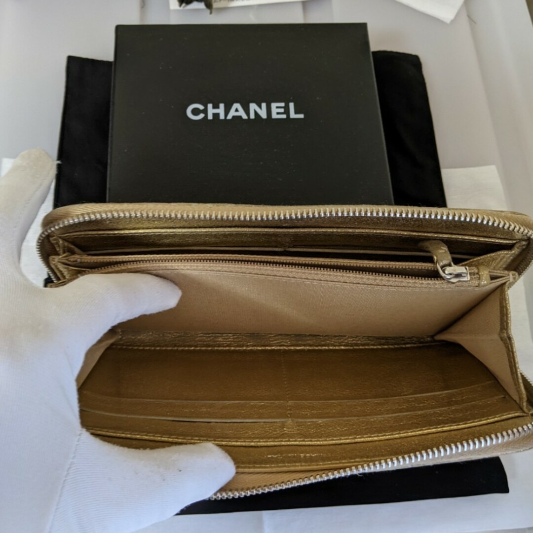 CHANEL(シャネル)のCHANEL☆ゴールド長財布 レディースのファッション小物(財布)の商品写真