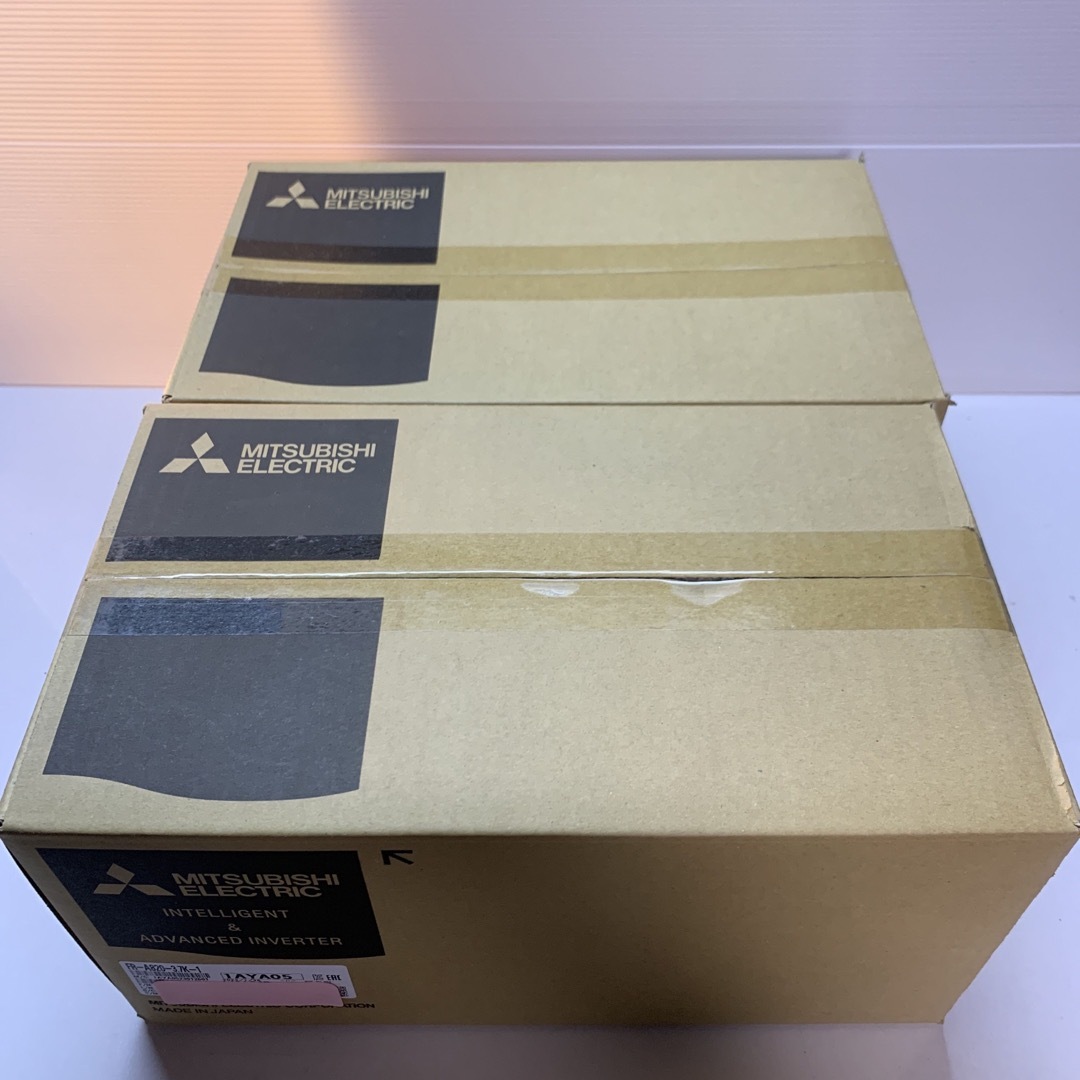 80/20クロス 新品未開封 三菱電機 FR-A820-3.7K-1 インバータ 2台
