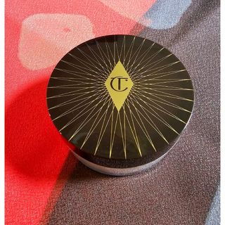 セフォラ(Sephora)のシャーロットティルブリー Charlotte　Tilbury 　マジックパウダー(フェイスパウダー)