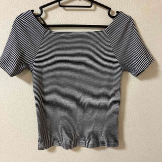 ジーユー(GU)のGU トップス　M(Tシャツ(半袖/袖なし))