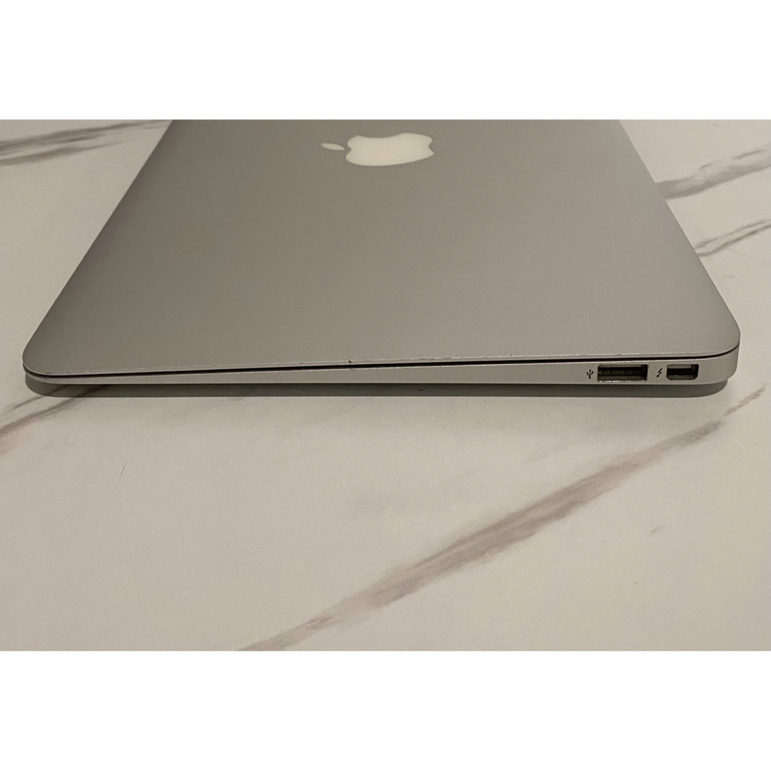 Mac (Apple)(マック)のMacBook Air 11inch i7 8GB 128GB Mid2012  スマホ/家電/カメラのPC/タブレット(ノートPC)の商品写真