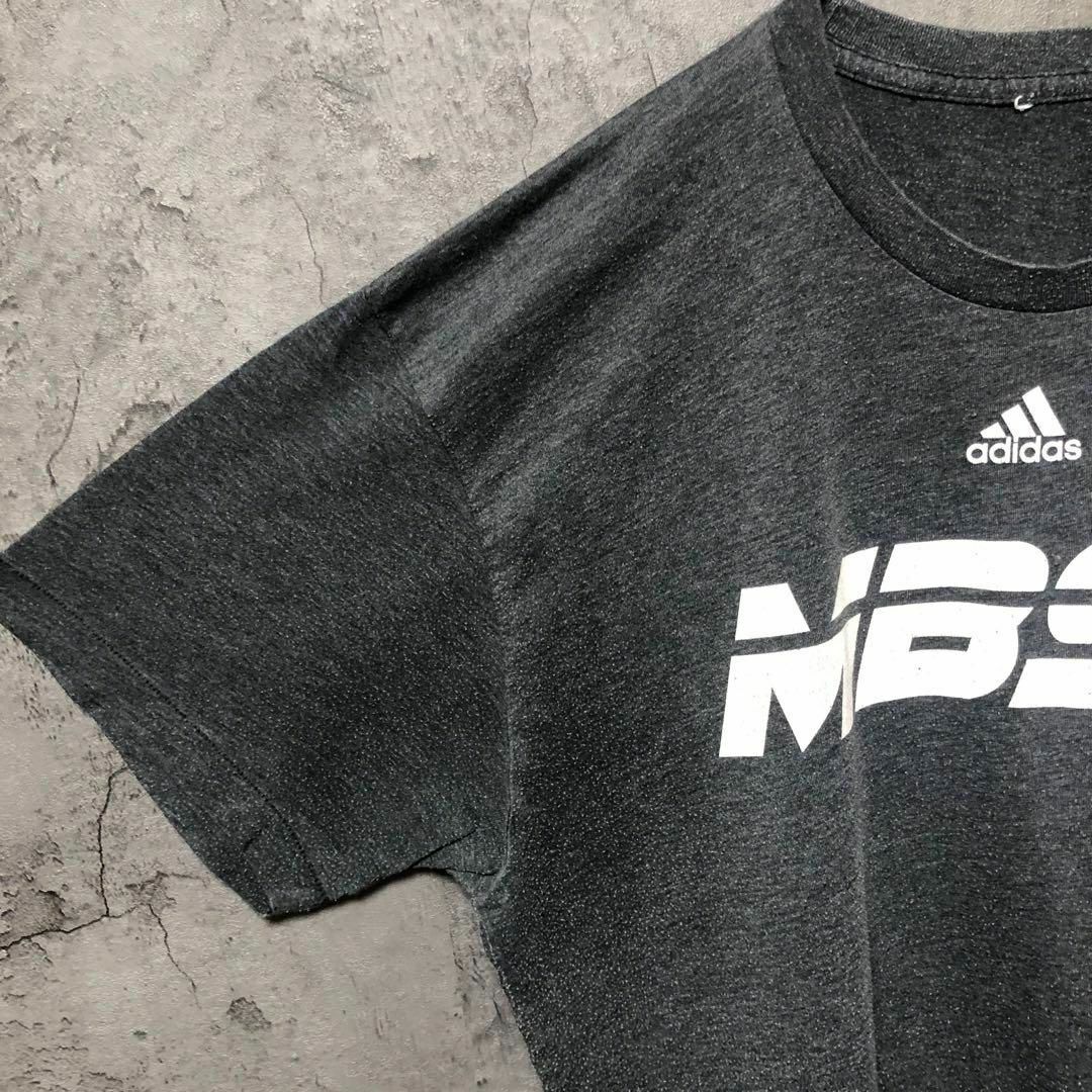 adidas(アディダス)の【adidas】XL プリントTシャツ ロゴ MBSC グレー US古着 メンズのトップス(Tシャツ/カットソー(半袖/袖なし))の商品写真