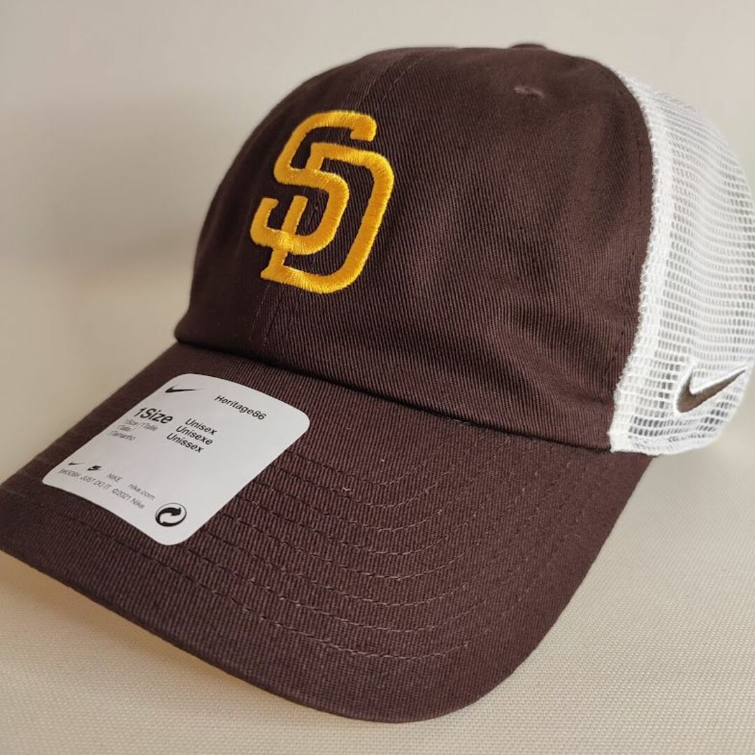 NIKE(ナイキ)の【新品】ナイキ MLB サンディエゴ パドレス ヘリテージ86 メッシュキャップ メンズの帽子(キャップ)の商品写真