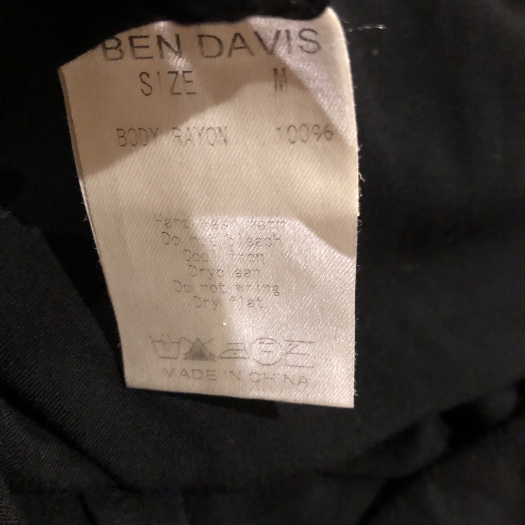 BEN DAVIS(ベンデイビス)のBEN DAVIS 黒　ボタンシャツ メンズのトップス(Tシャツ/カットソー(半袖/袖なし))の商品写真