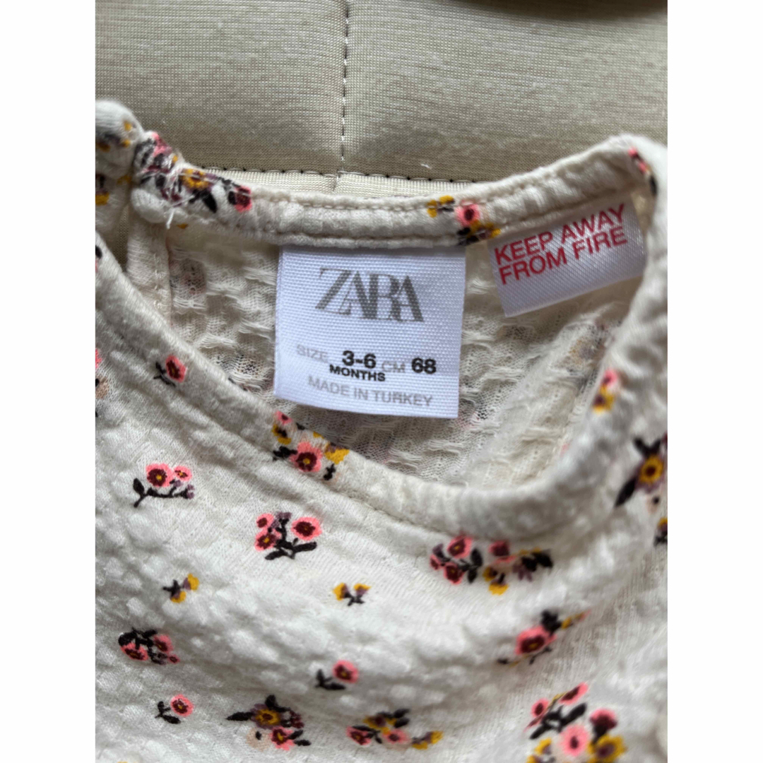 ZARA KIDS(ザラキッズ)のZARA ザラ 花柄ワンピース　チュニック　6m キッズ/ベビー/マタニティのベビー服(~85cm)(ワンピース)の商品写真