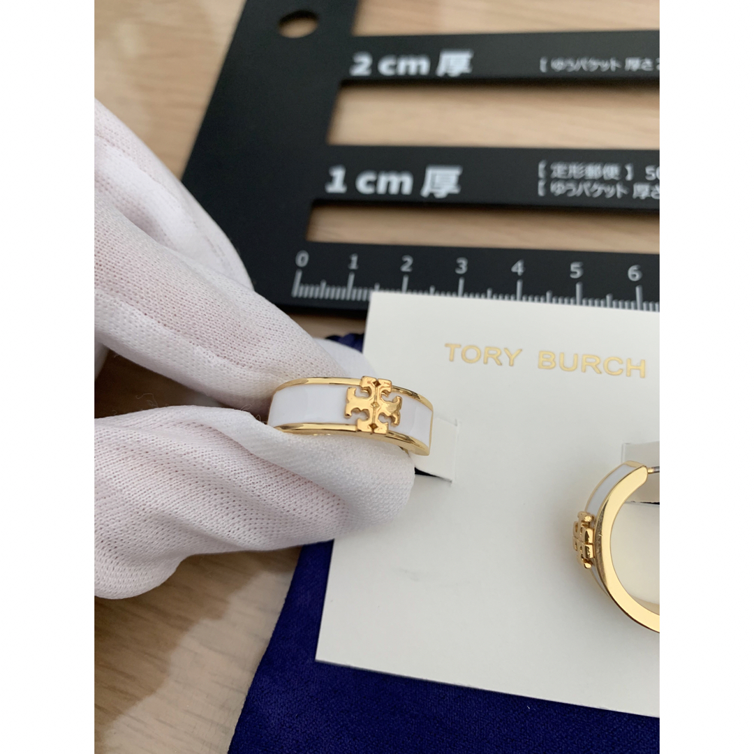 Tory Burch(トリーバーチ)のTBP034H2トリーバーチ Tory Burch   フープ　ピアス レディースのアクセサリー(ピアス)の商品写真