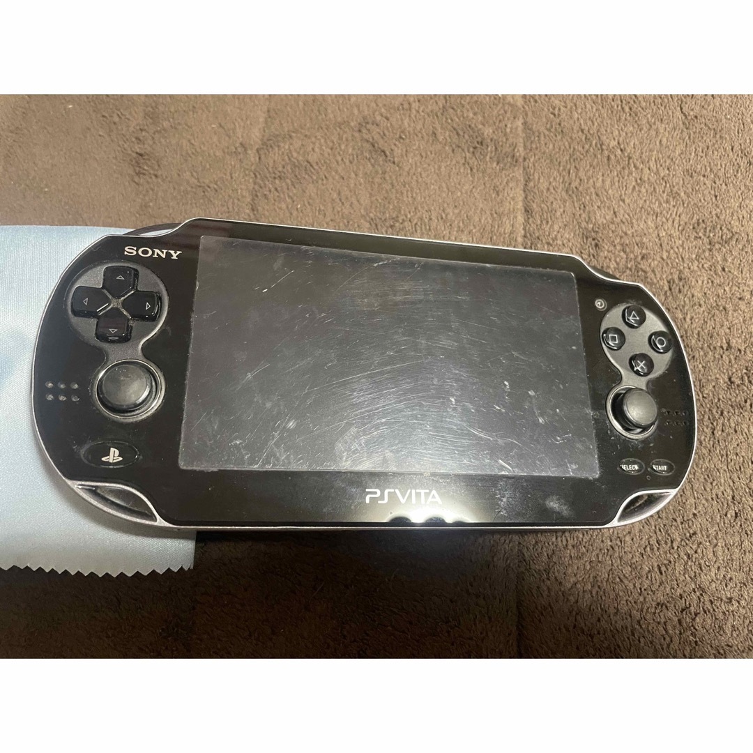 PlayStation Vita(プレイステーションヴィータ)のvita  3.60  クリスタルブラック　完全ジャンク品　B エンタメ/ホビーのゲームソフト/ゲーム機本体(携帯用ゲーム機本体)の商品写真