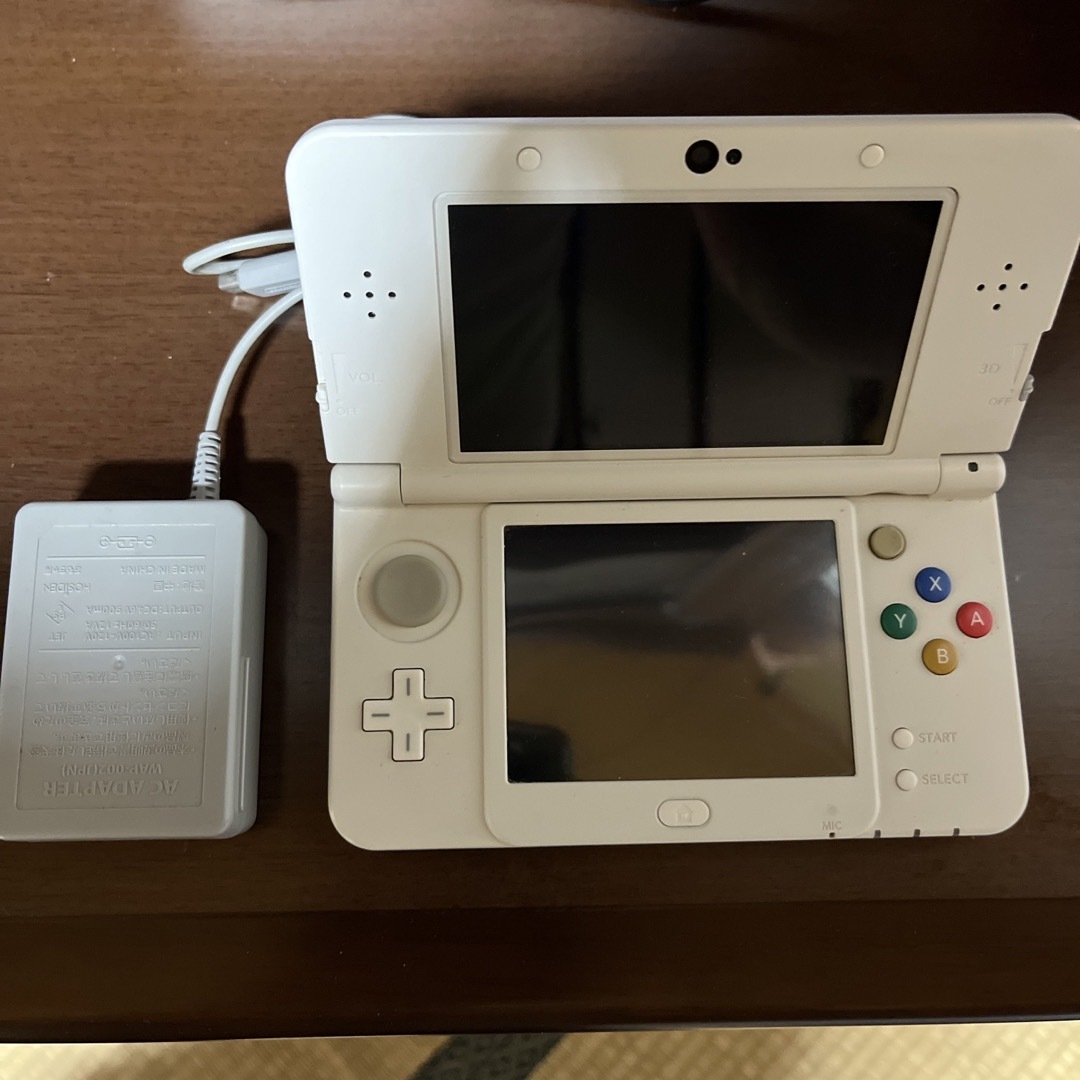 任天堂 Newニンテンドー3DS ホワイト