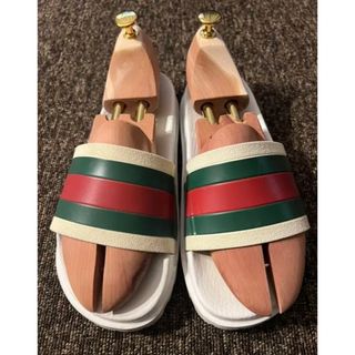 グッチ(Gucci)のGUCCI ラバーサンダル(サンダル)