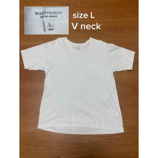 VネックTシャツ