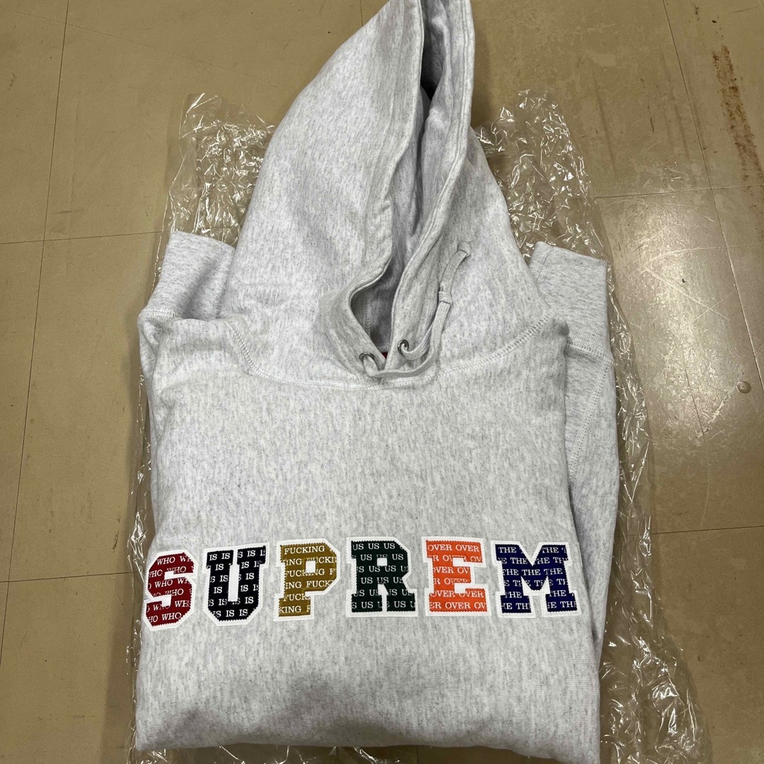 supreme フーディー　Lサイズ