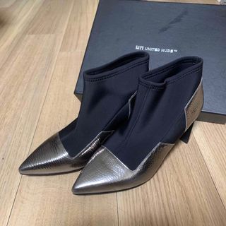 UNITED NUDE ユナイテッドヌード Zink Vita Bootie Mid カウレザー + ネオプレン ブーティ 26340008 35(22.5cm) GUN METAL UN ポインテッドトゥ ブーツ シューズ【新古品】【UNITED NUDE】