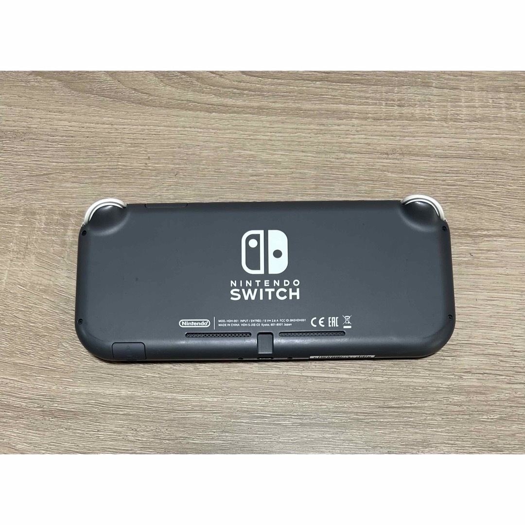 Nintendo Switch(ニンテンドースイッチ)のSwitch light グレー　中古　※箱無し エンタメ/ホビーのゲームソフト/ゲーム機本体(携帯用ゲーム機本体)の商品写真