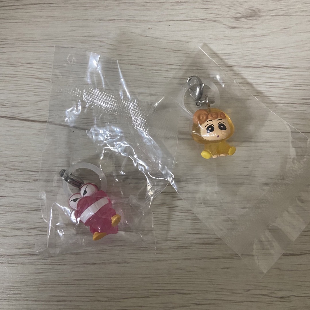 BANDAI(バンダイ)の【新品・未使用】クレヨンしんちゃん　めじるしアクセサリー エンタメ/ホビーのおもちゃ/ぬいぐるみ(キャラクターグッズ)の商品写真